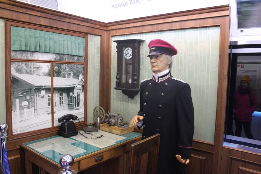 В поезде-музее каждый может побыть в роли машиниста локомотива (фото) - фото 9