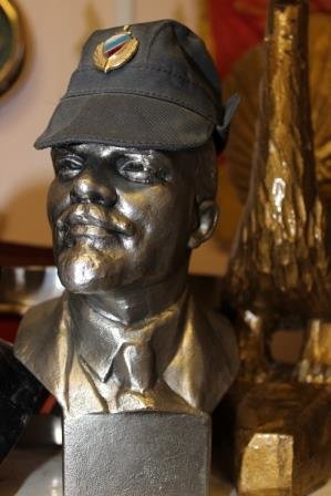 Сыктывкарский участковый рассказал о своей коллекции статуэток Ленина, фото-1