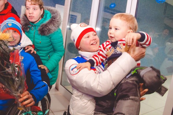 Лыжники-параолимпийцы вернулись в Сыктывкар с триумфом (фото) - фото 1