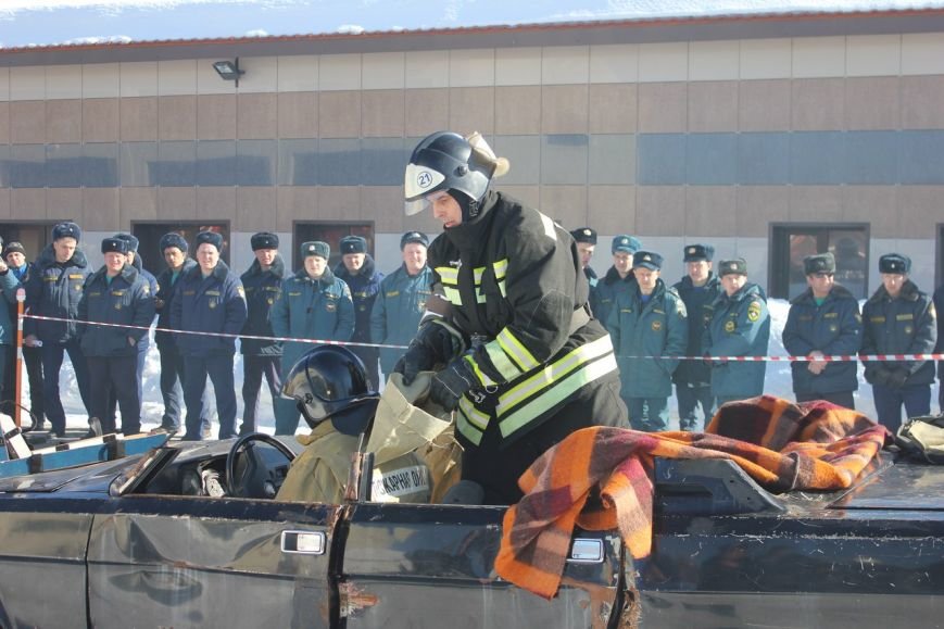 Сегодня спасатели Коми боролись за звание лучшей команды при работе на ДТП (фото) - фото 1