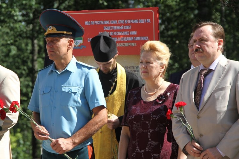 Мемориал "Шагнувшим в бессмертие" открыли в Сыктывкаре, фото-1